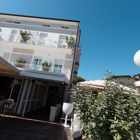 Hotel Ronchi Cervia Eksteriør billede