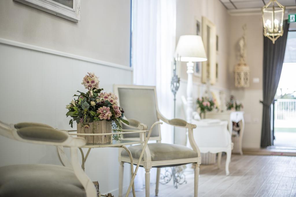 Hotel Ronchi Cervia Eksteriør billede
